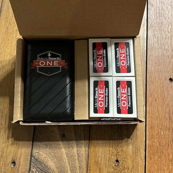Micro Touch One razor and 24 blades - Picture 6 of 6